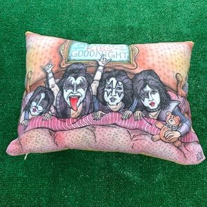 Kiss Pillow - Always Kiss Goodnight-EDHOSE.COM